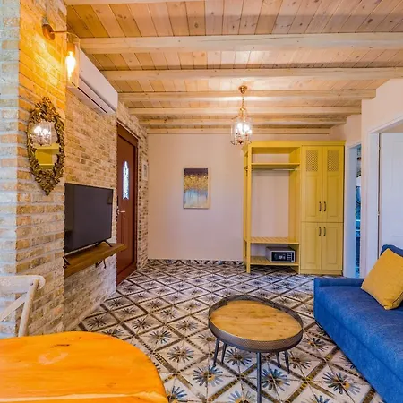 Mediterraneo Luxury Suites Halkidiki Vourvourou Exterior photo