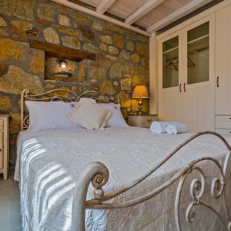 Mediterraneo Luxury Suites Halkidiki Vourvourou Exterior photo